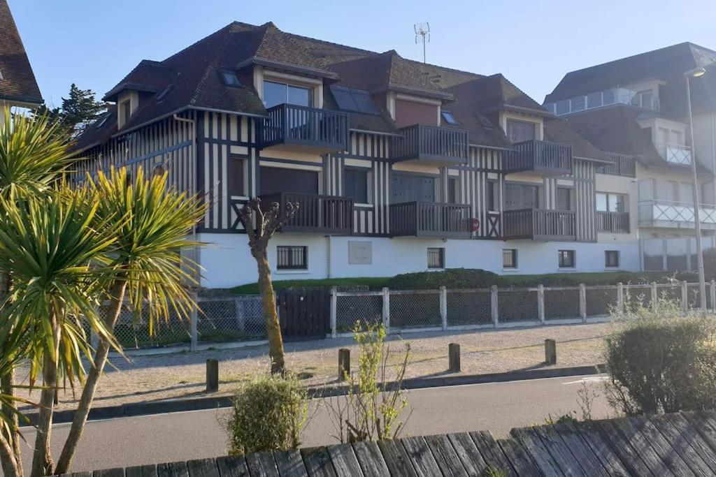 Studio Front De Mer Merville-Franceville-Plage Exteriér fotografie